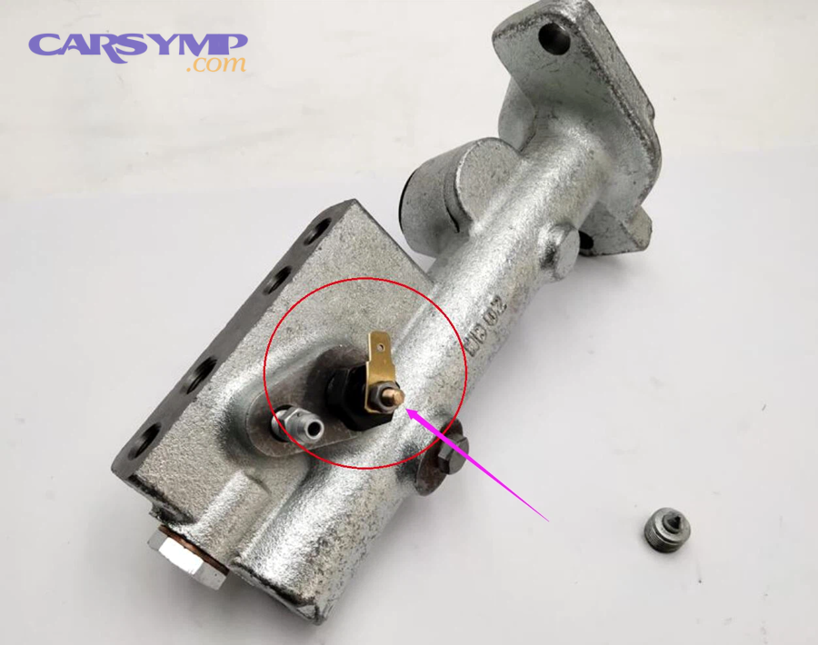 Which warning signs most strongly point to a master cylinder problem?