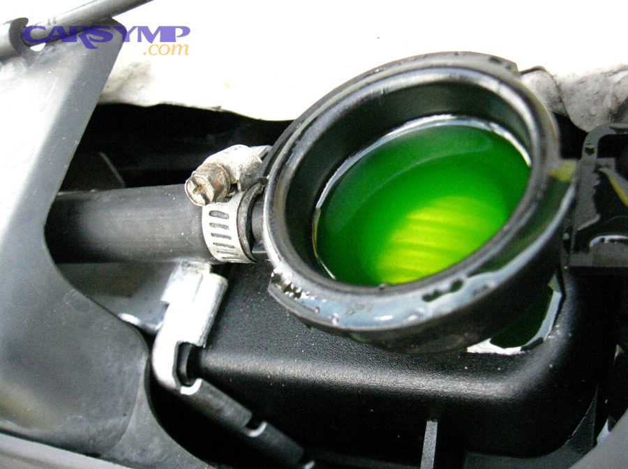 Adding antifreeze/coolant at the radiator opening