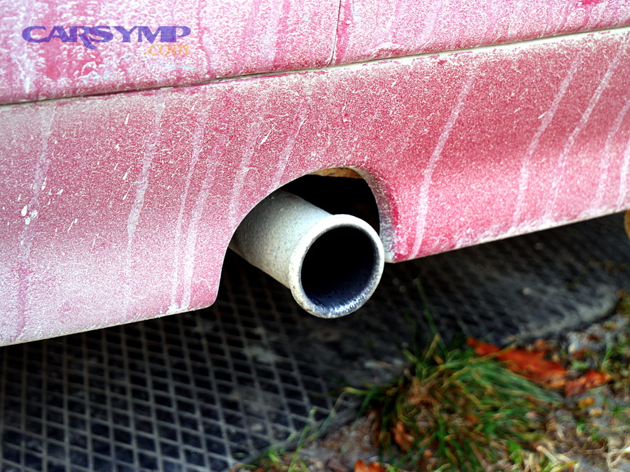 Car exhaust pipe close-up (Wikimedia Commons file path)