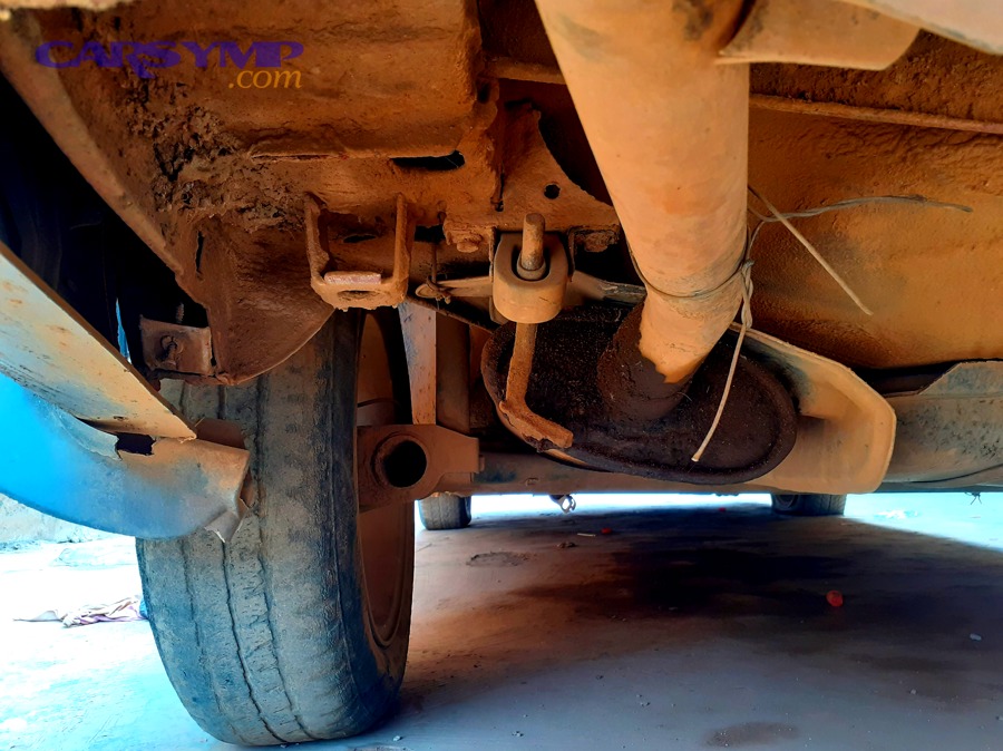 Which symptoms mean “stop driving” versus “drive to a shop”?