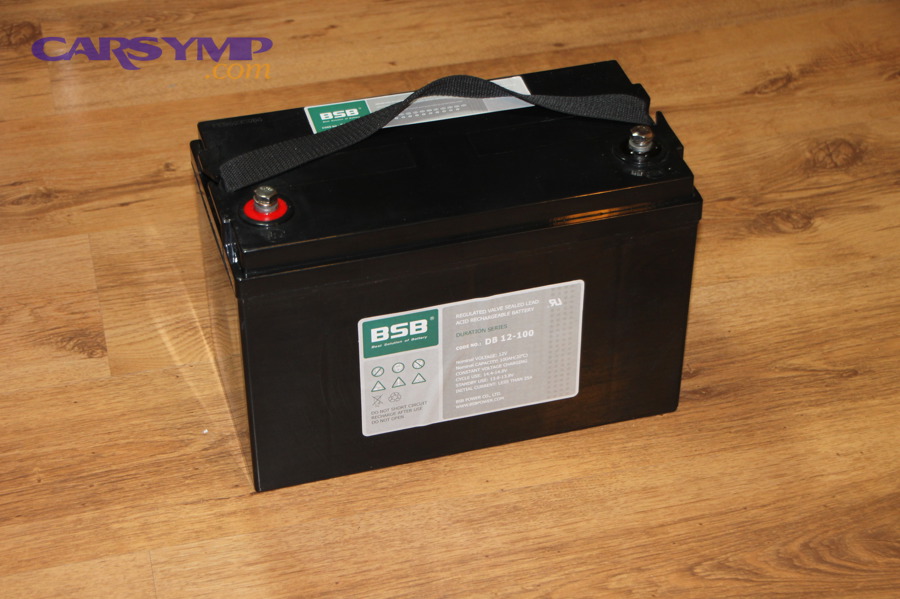 How do AGM and flooded lead-acid batteries differ for daily driving?