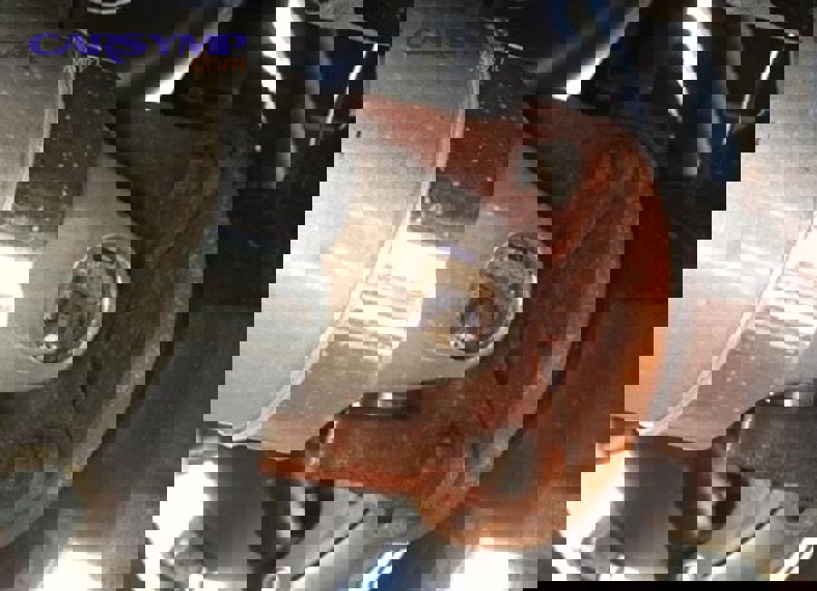 How do U-joint symptoms compare to other common causes of driveshaft vibration and clunking?