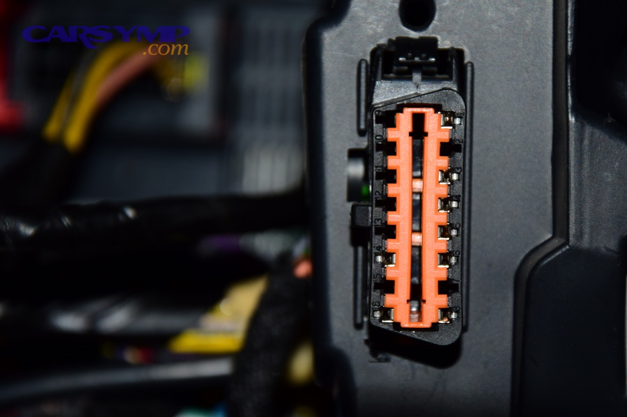 2016 07 ODB II connector 01 6