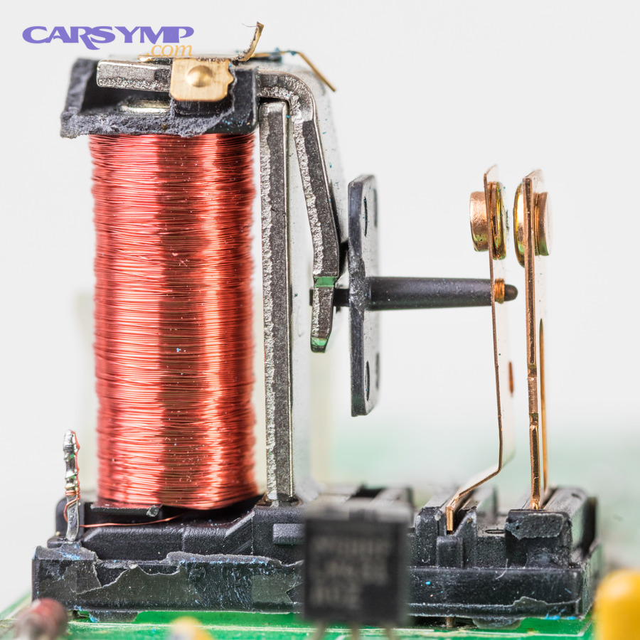 relay energized and de-energized state comparison diagram