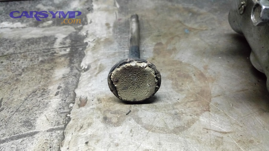 Carbon buildup on an engine valve