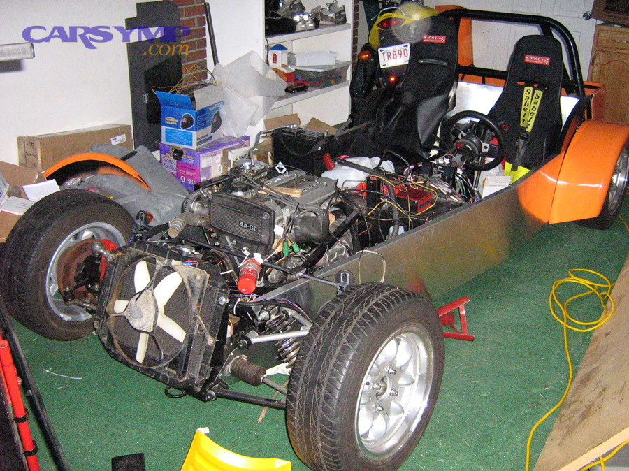 Radiator fan assembly on a vehicle cooling system