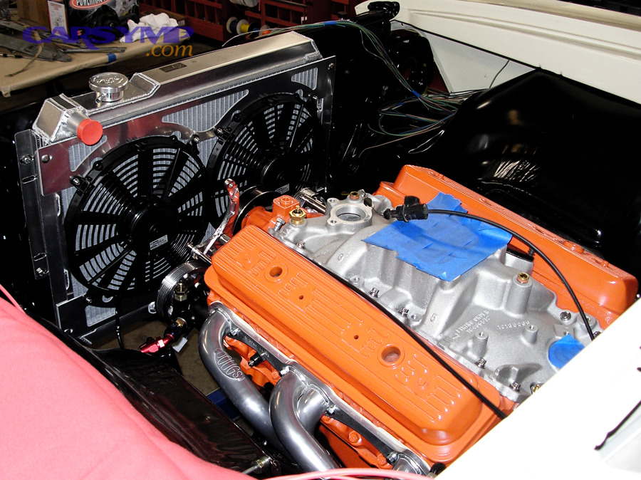 Radiator fans installed on a vehicle cooling system
