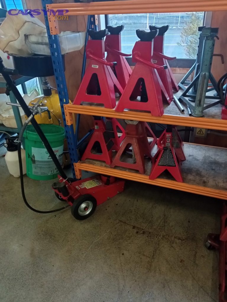 Trolley jack and axle stands