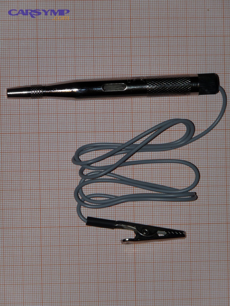 Vehicle test light tool used to check presence of voltage under load