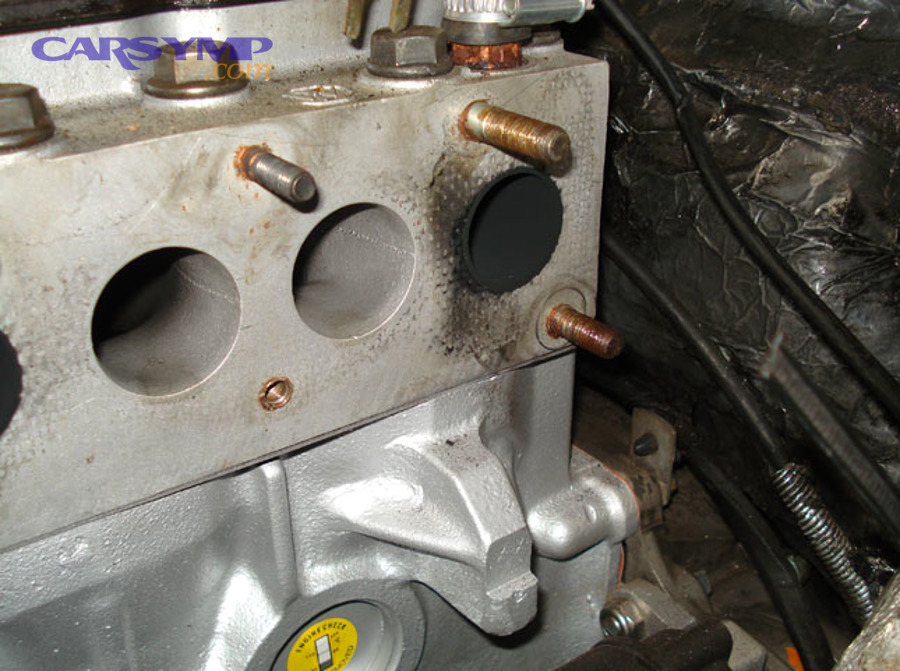 What are the most common mistakes beginners make during exhaust gasket replacement?