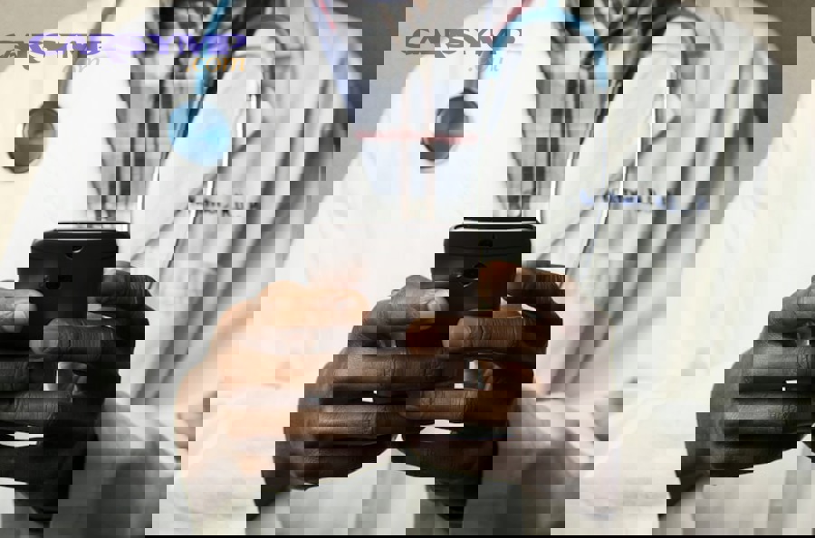 photo 1576091160399 112ba8d25d1d