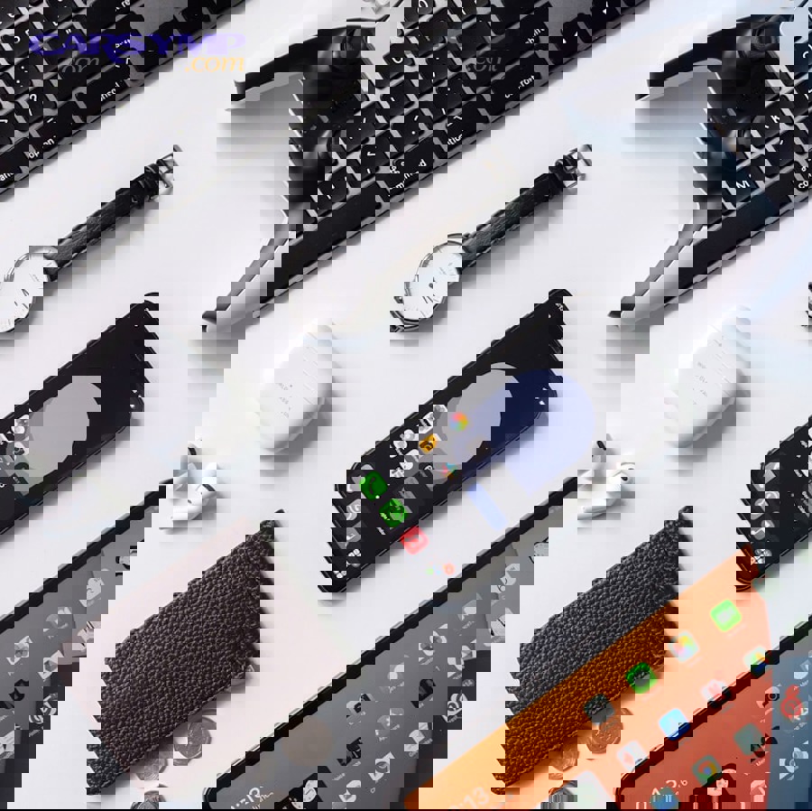 photo 1624823183493 ed5832f48f18