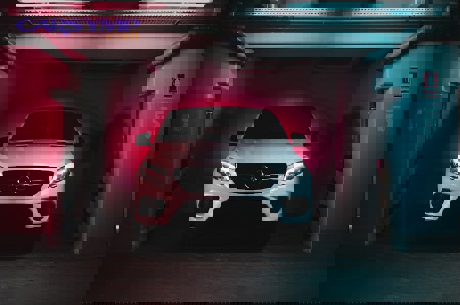 camshaft position sensor with Hall effect element and timing wheel